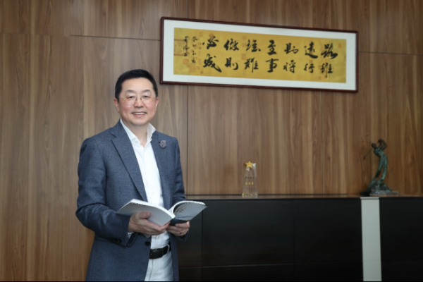 熊猫配资 12年全球销冠！半挂车龙头三次创业，李贵平拆解“新”战法